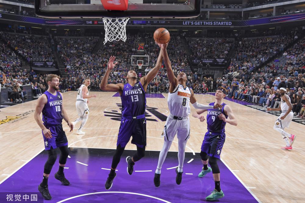 的助威声中 的助威声中