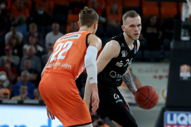 结合这些特 结合这些特